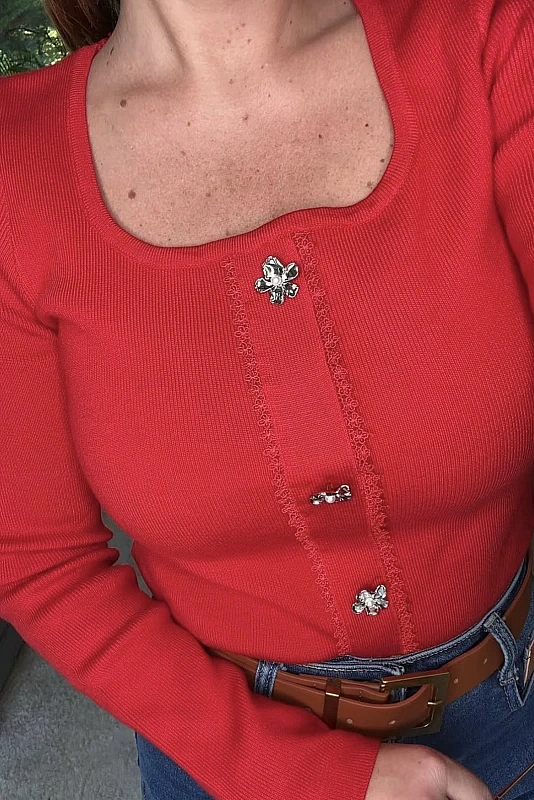 Eryssa díszített kötött felső, piros